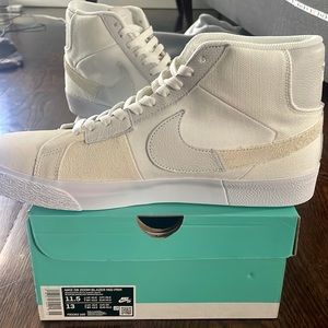 NIKE SB ZOOM BLAZER